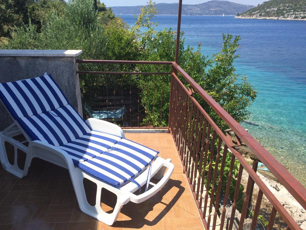 Apartments Lucin Veliki Drvenik Εξωτερικό φωτογραφία