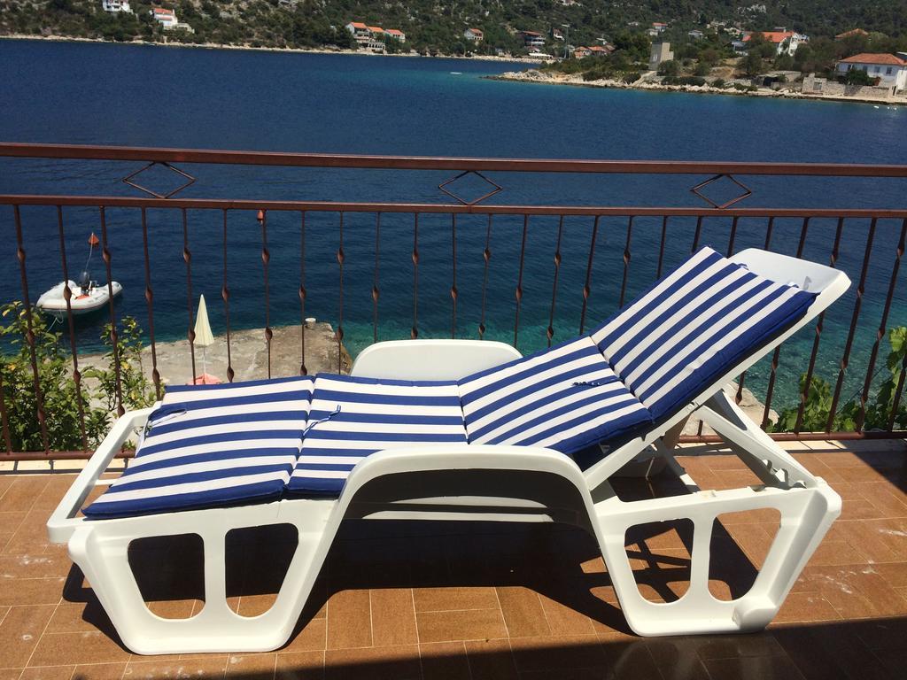 Apartments Lucin Veliki Drvenik Εξωτερικό φωτογραφία